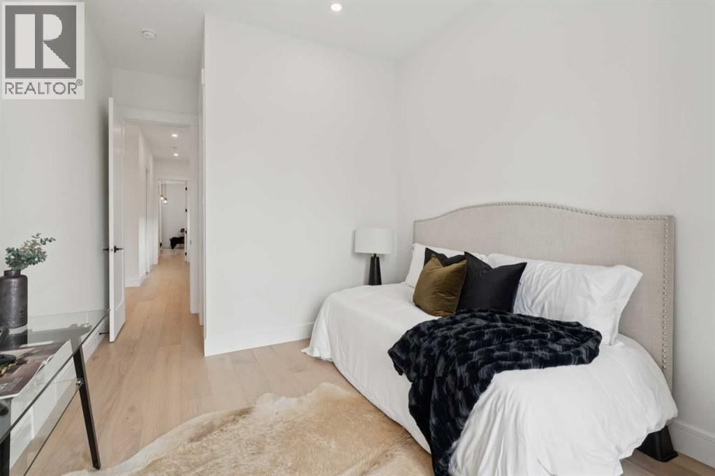 4214 16 STREET SOUTHWEST Image 33