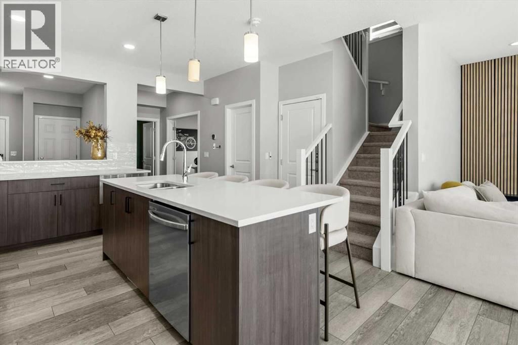 243 SILVER SPRUCE GROVE SOUTHWEST Image 10