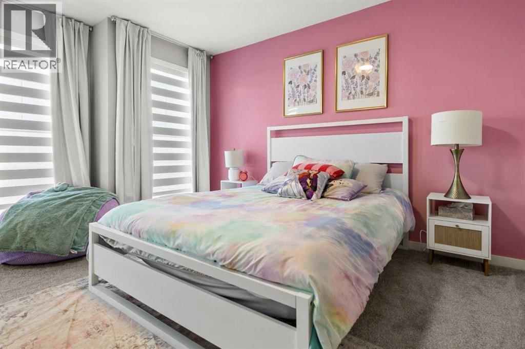 243 SILVER SPRUCE GROVE SOUTHWEST Image 30