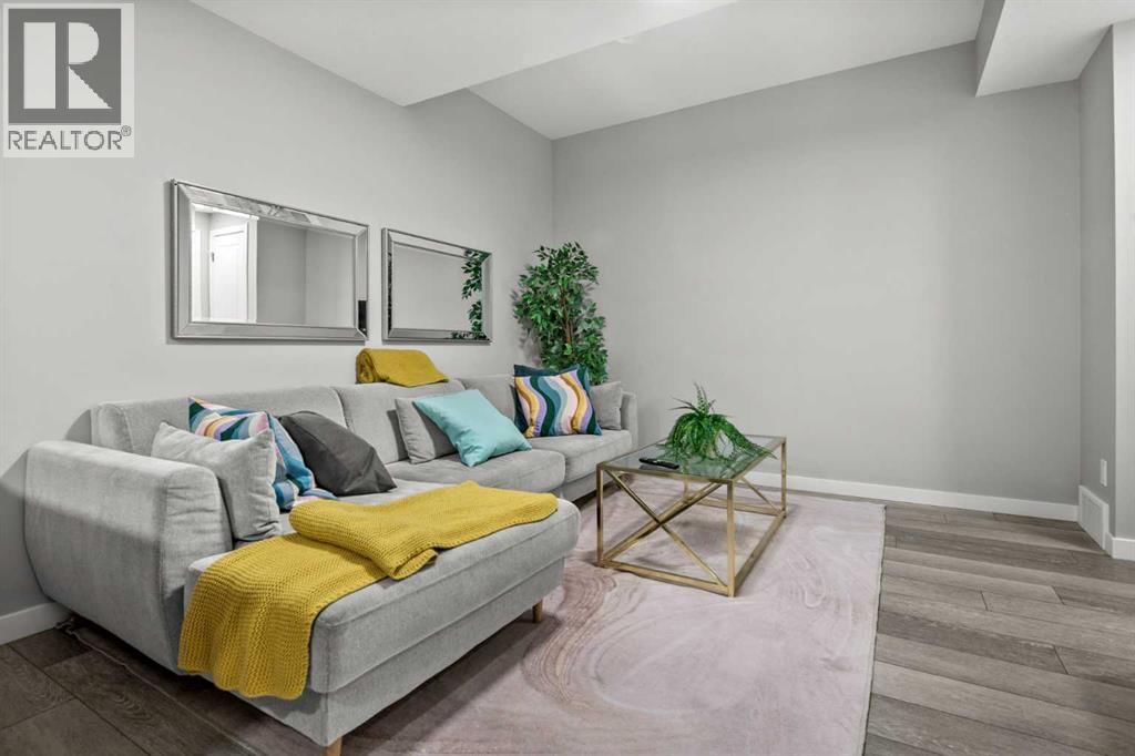 243 SILVER SPRUCE GROVE SOUTHWEST Image 36