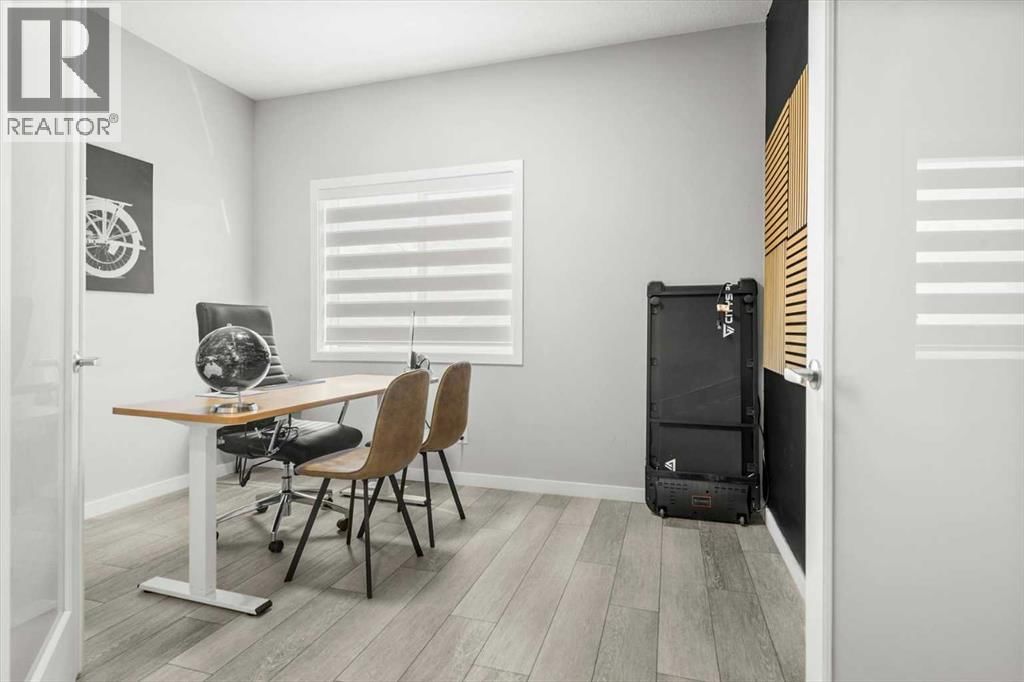 243 SILVER SPRUCE GROVE SOUTHWEST Image 7