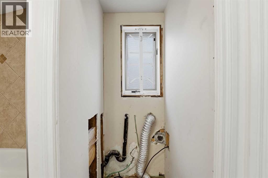 5713 57 AVENUE Image 10