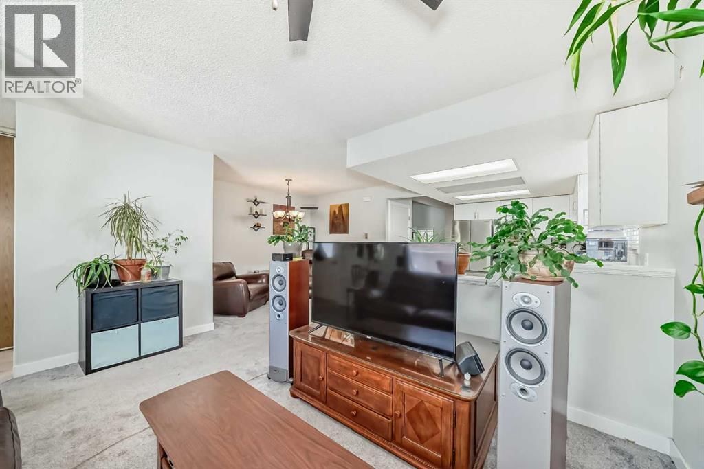 3315 CATALINA BOULEVARD NORTHEAST Image 16