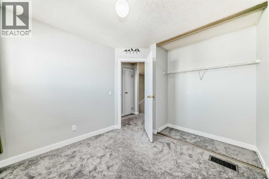 3315 CATALINA BOULEVARD NORTHEAST Image 27