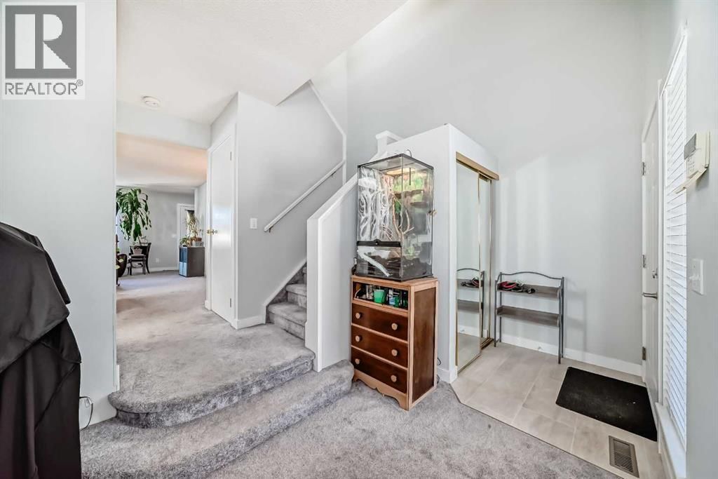 3315 CATALINA BOULEVARD NORTHEAST Image 3