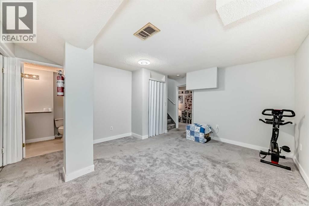 3315 CATALINA BOULEVARD NORTHEAST Image 34