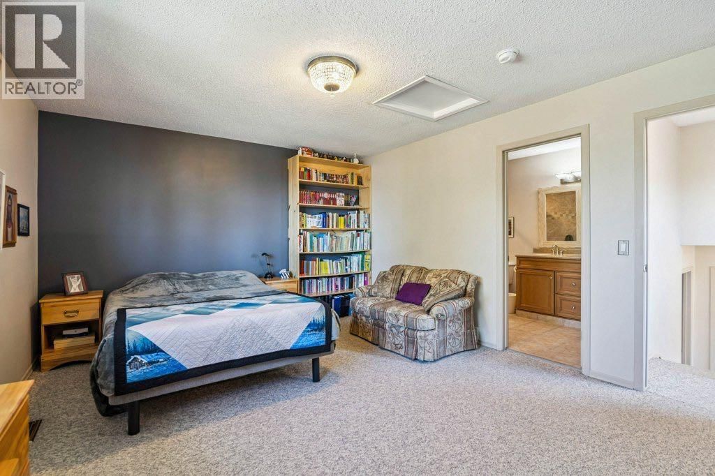 153 MCKINNON CRESCENT NORTHEAST Image 20