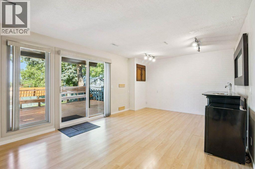 153 MCKINNON CRESCENT NORTHEAST Image 22