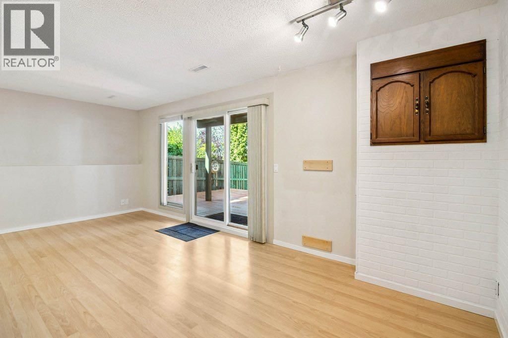 153 MCKINNON CRESCENT NORTHEAST Image 24