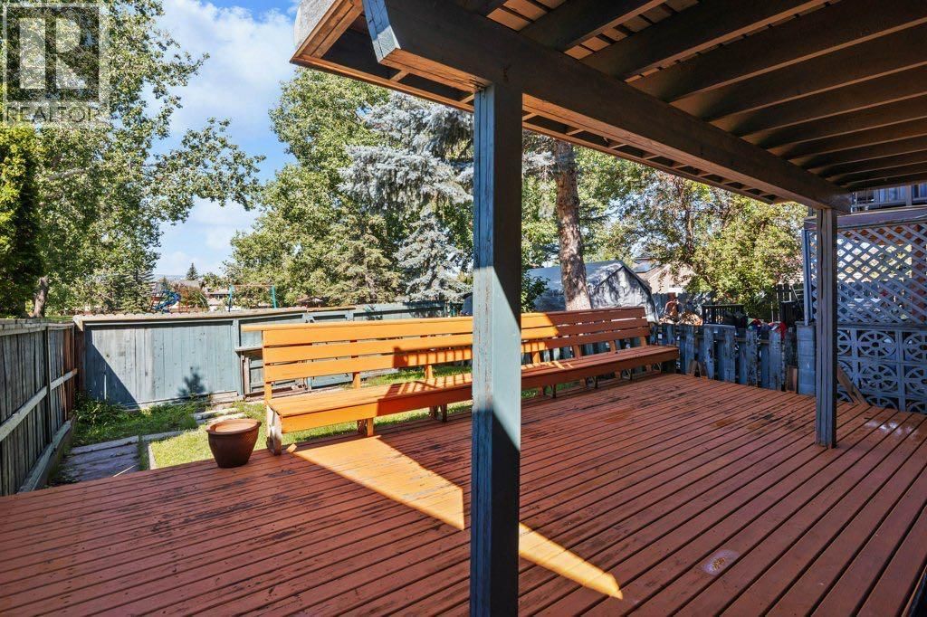 153 MCKINNON CRESCENT NORTHEAST Image 27