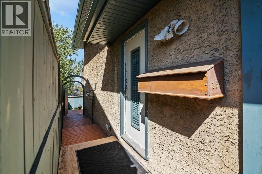 153 MCKINNON CRESCENT NORTHEAST Image 5