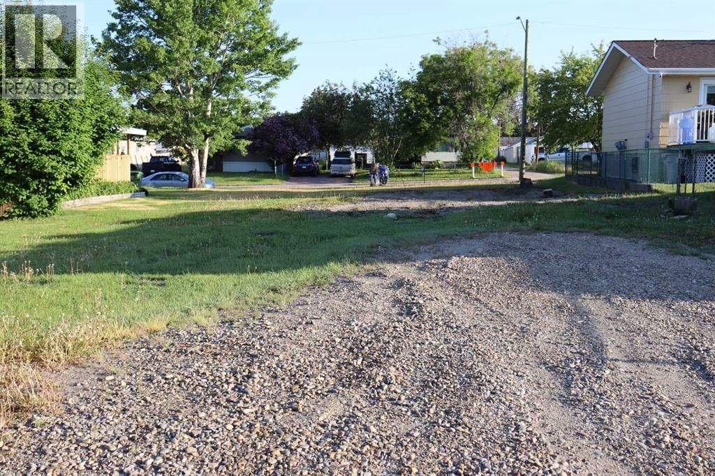 5115 8 Avenue, Edson, Alberta T7E 1K6