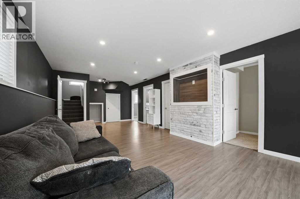 226 LIVINGSTON CLOSE Image 15