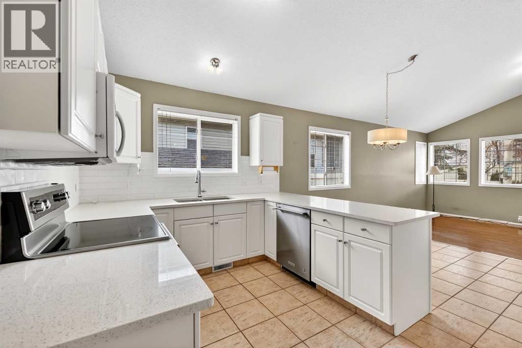 711 DIAMOND COURT SOUTHEAST Image 15