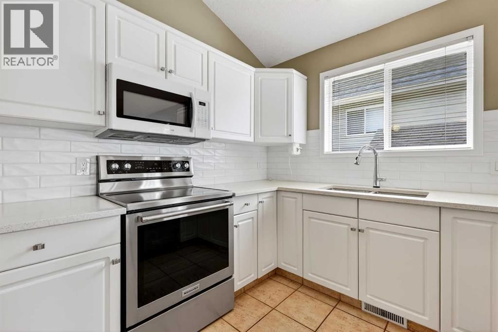 711 DIAMOND COURT SOUTHEAST Image 17