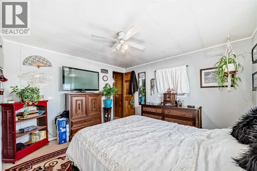 6724 17 AVENUE SOUTHEAST Image 18