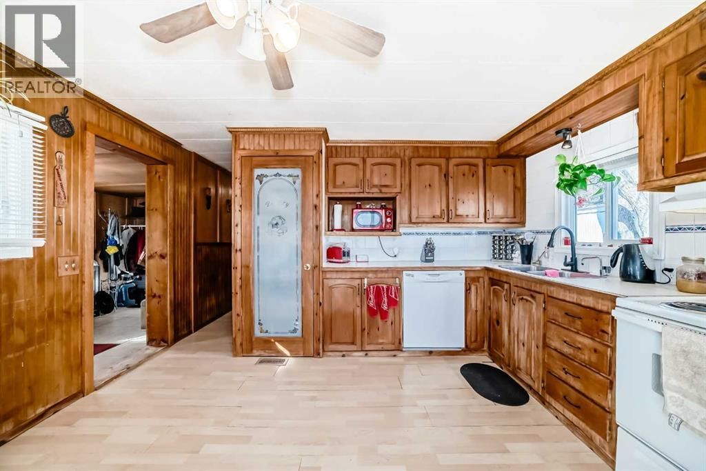 6724 17 AVENUE SOUTHEAST Image 9