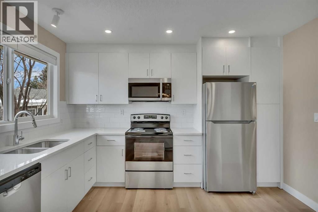 221 MADEIRA CRESCENT NORTHEAST Image 12