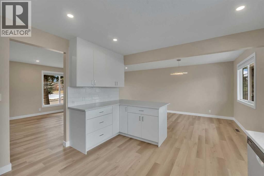 221 MADEIRA CRESCENT NORTHEAST Image 13