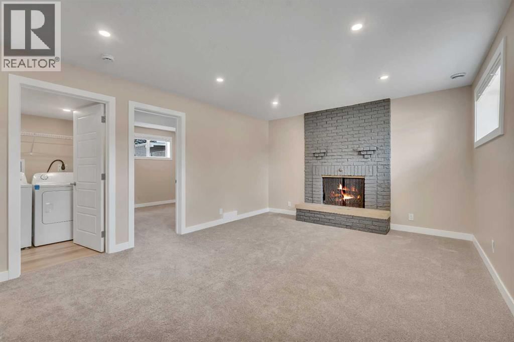 221 MADEIRA CRESCENT NORTHEAST Image 27