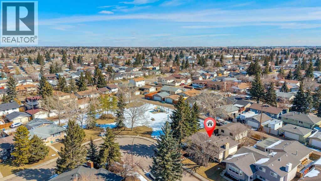 221 MADEIRA CRESCENT NORTHEAST Image 46