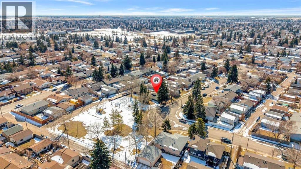 221 MADEIRA CRESCENT NORTHEAST Image 48