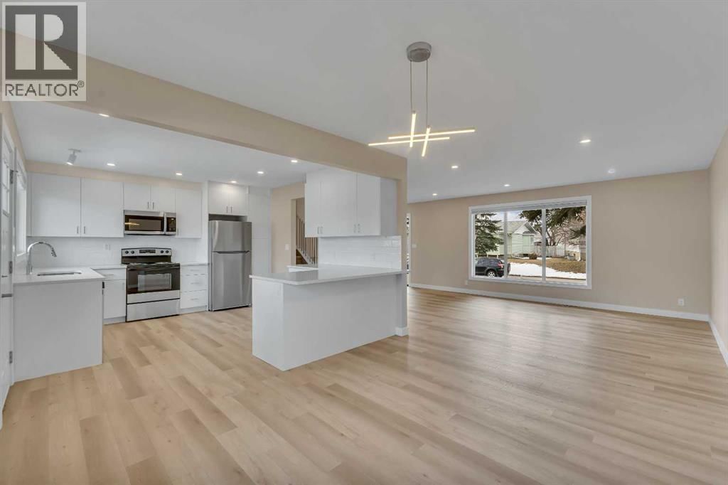 221 MADEIRA CRESCENT NORTHEAST Image 7