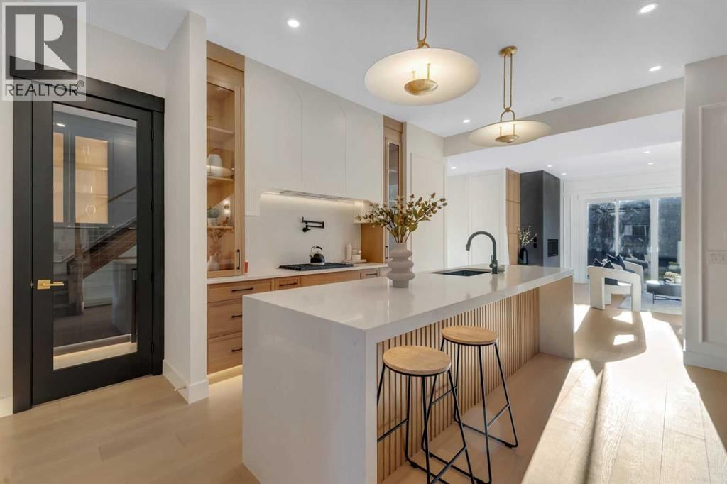 1321 10 AVENUE SOUTHEAST Image 10