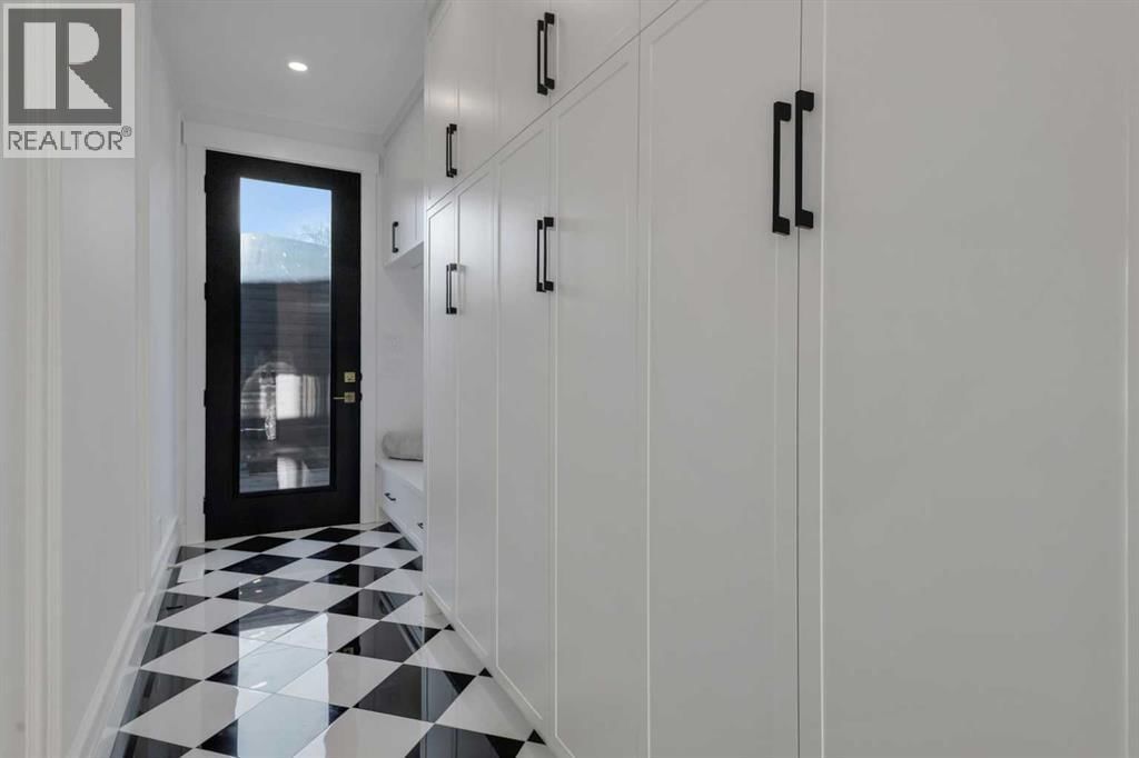 1321 10 AVENUE SOUTHEAST Image 22