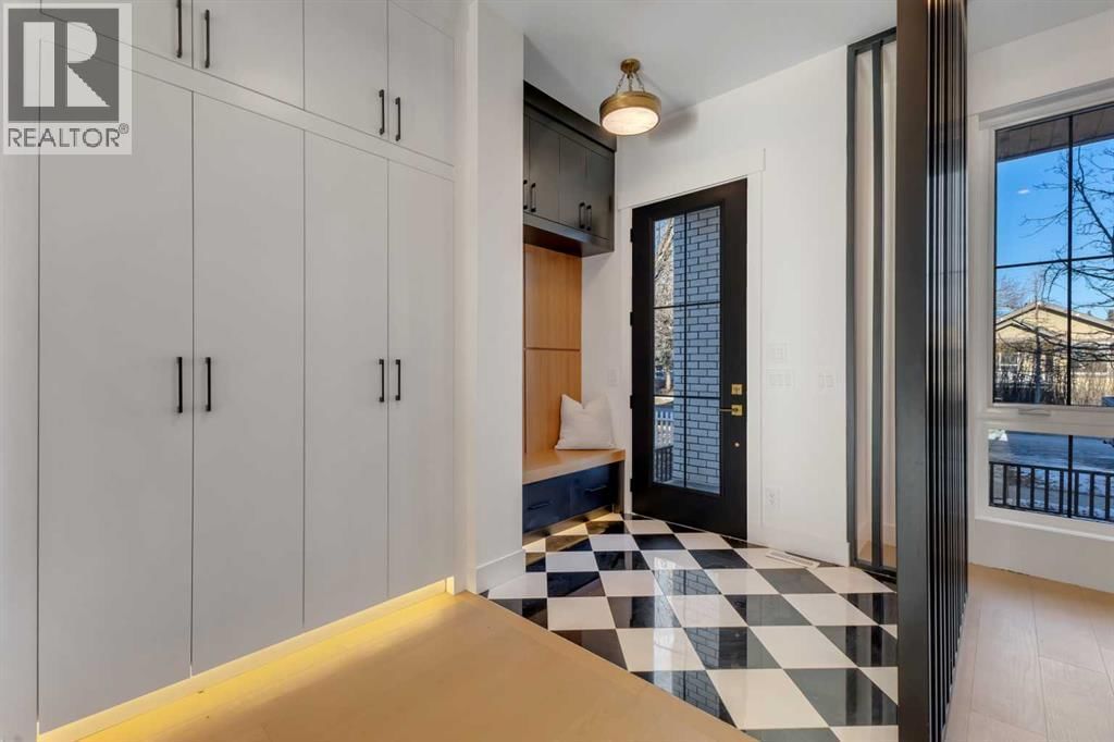 1321 10 AVENUE SOUTHEAST Image 4