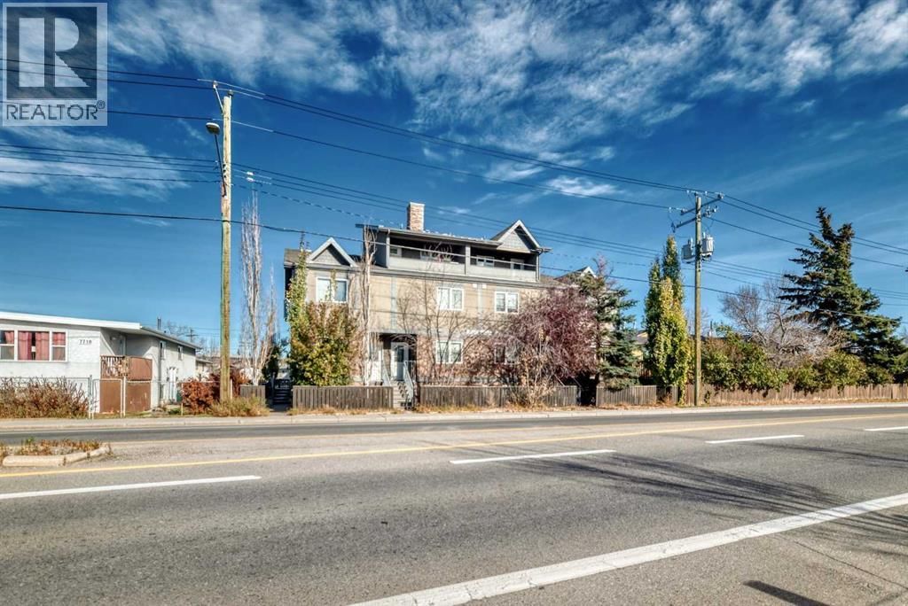 7716 bowness Road property photo