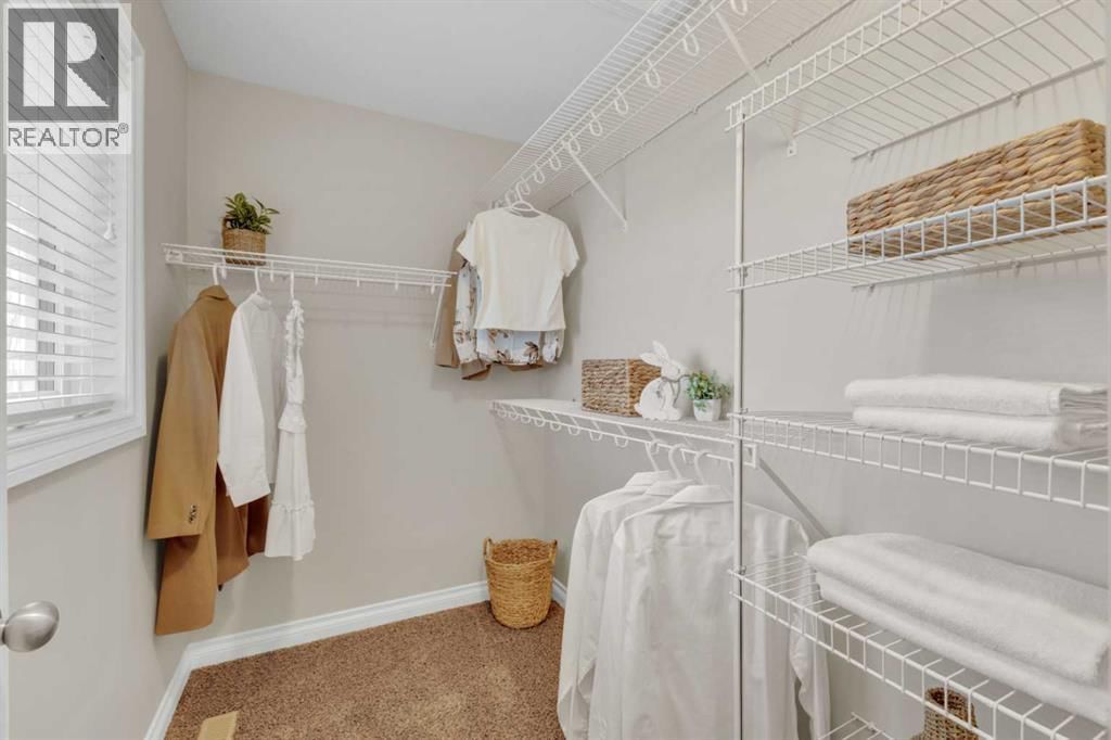 9 ROSS CLOSE Image 16