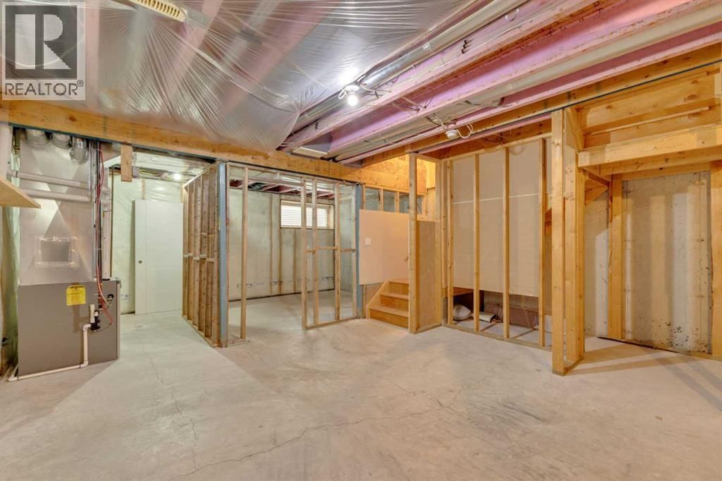 9 ROSS CLOSE Image 24