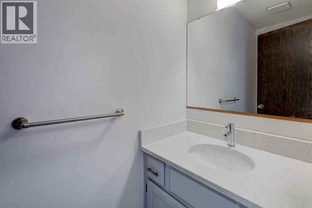 71 BEDDINGTON RISE NORTHEAST Image 13