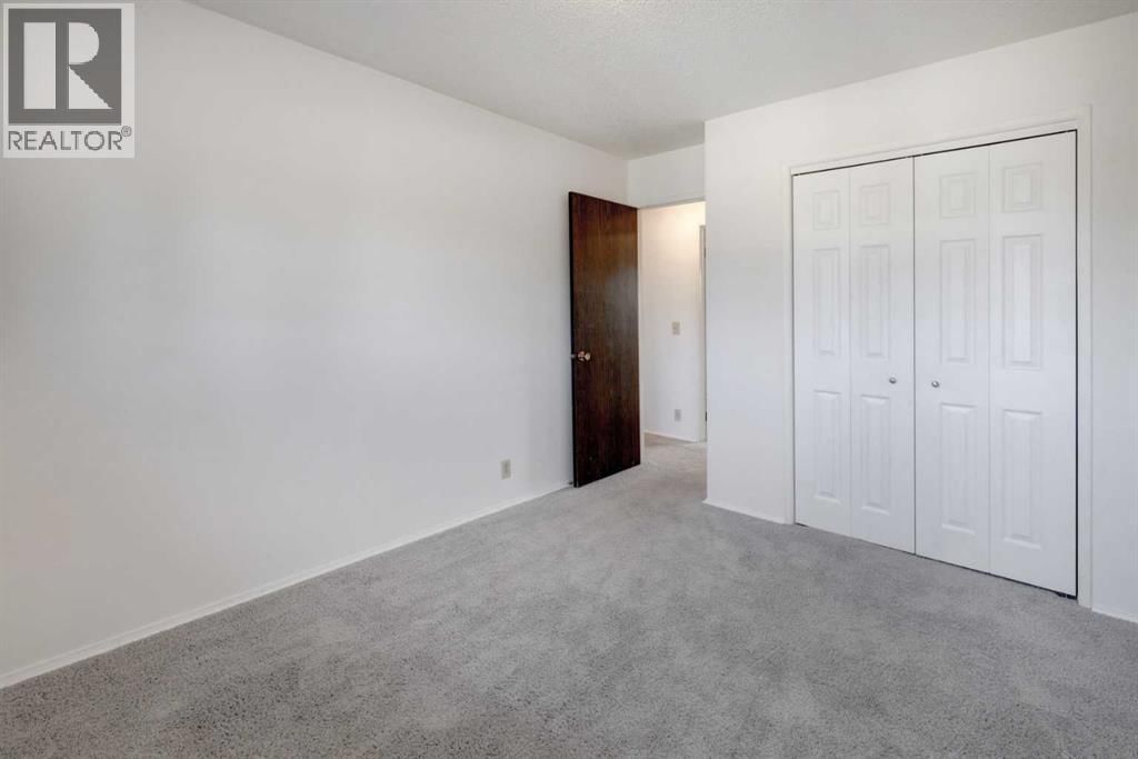 71 BEDDINGTON RISE NORTHEAST Image 17