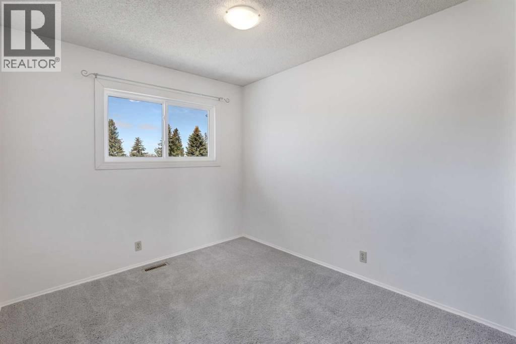 71 BEDDINGTON RISE NORTHEAST Image 18