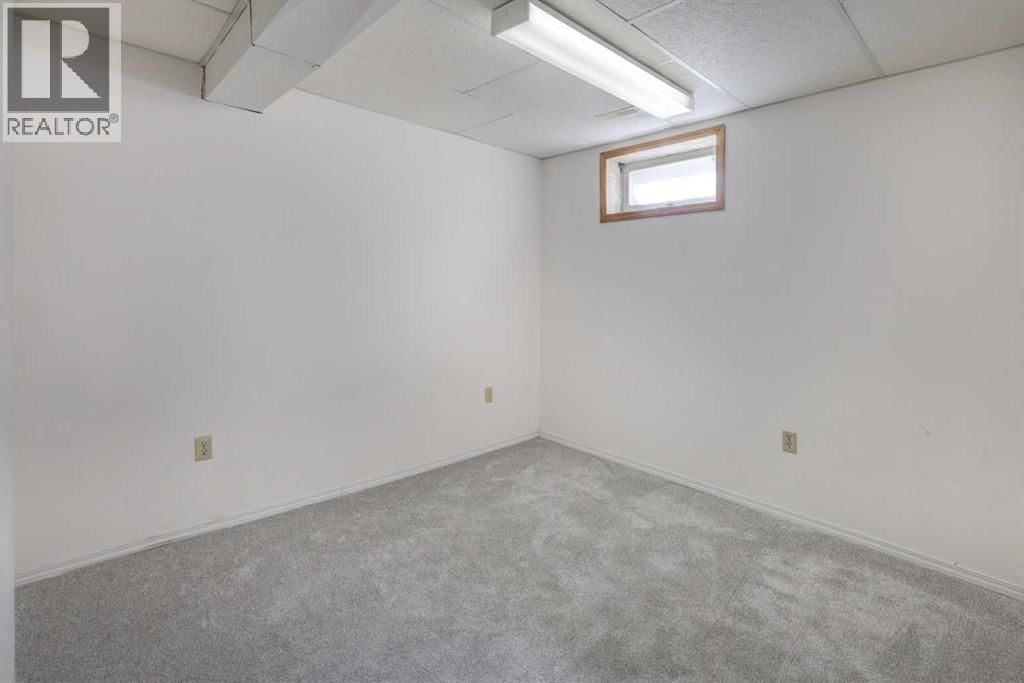 71 BEDDINGTON RISE NORTHEAST Image 21