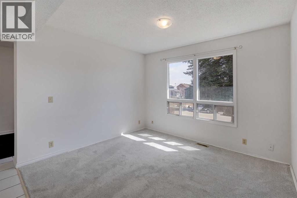 71 BEDDINGTON RISE NORTHEAST Image 3