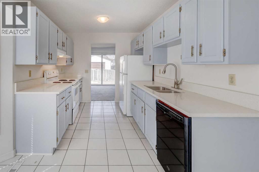 71 BEDDINGTON RISE NORTHEAST Image 6