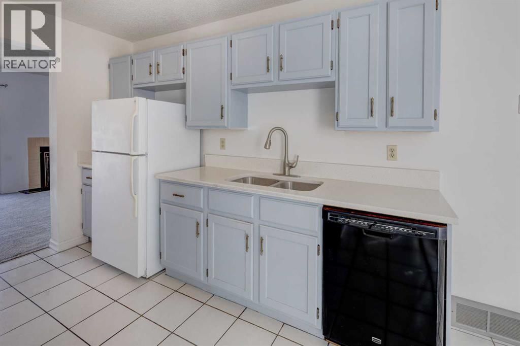 71 BEDDINGTON RISE NORTHEAST Image 7