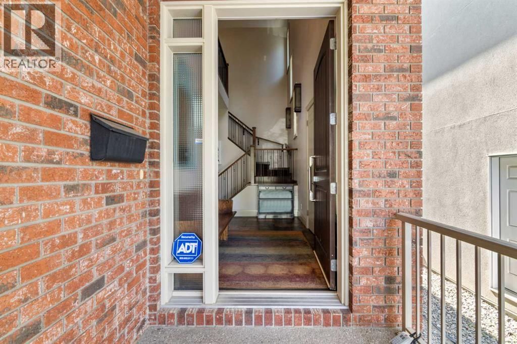 627 27 AVENUE NORTHEAST Image 2