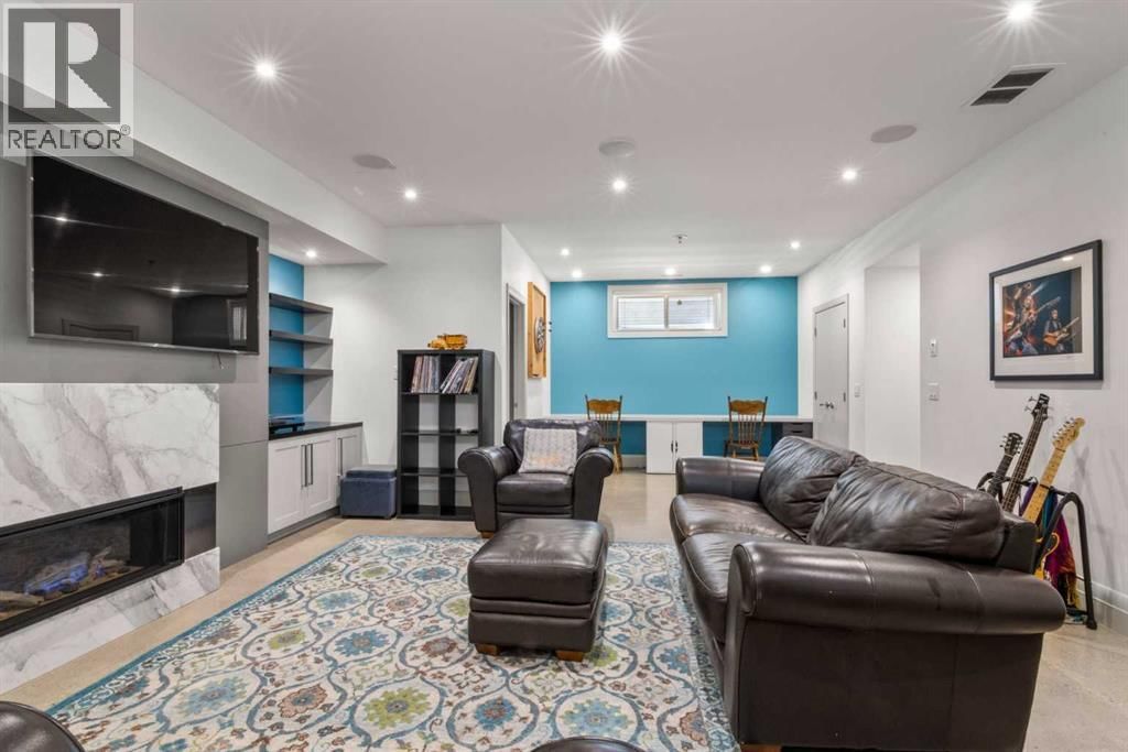 627 27 AVENUE NORTHEAST Image 35