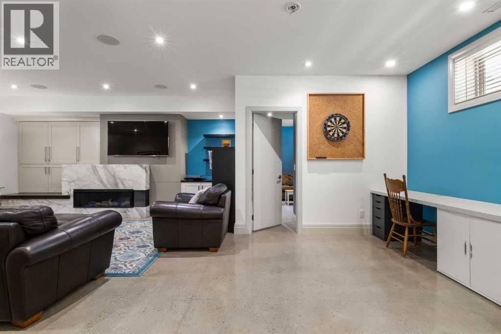 627 27 AVENUE NORTHEAST Image 37