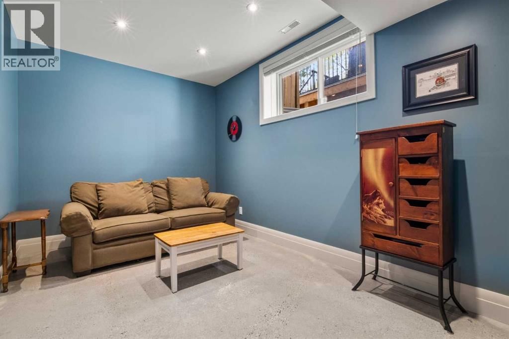 627 27 AVENUE NORTHEAST Image 38