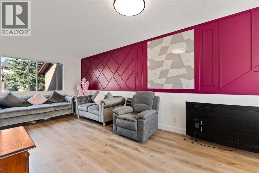 40 PINECLIFF CLOSE NORTHEAST Image 2