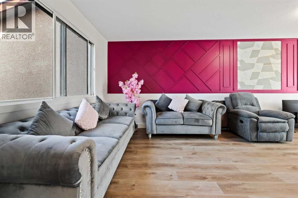 40 PINECLIFF CLOSE NORTHEAST Image 3