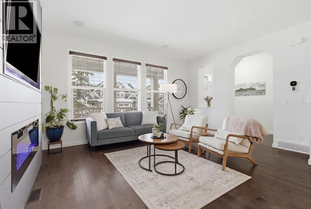 773 RIVER HEIGHTS CRESCENT Image 2