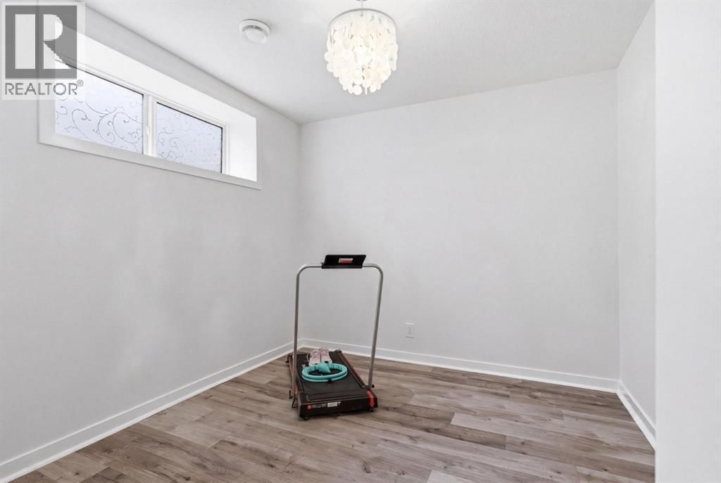 773 RIVER HEIGHTS CRESCENT Image 33