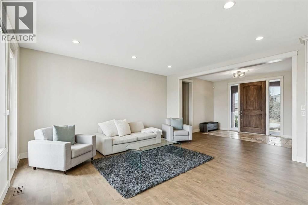 208 LEIGHTON COURT Image 8