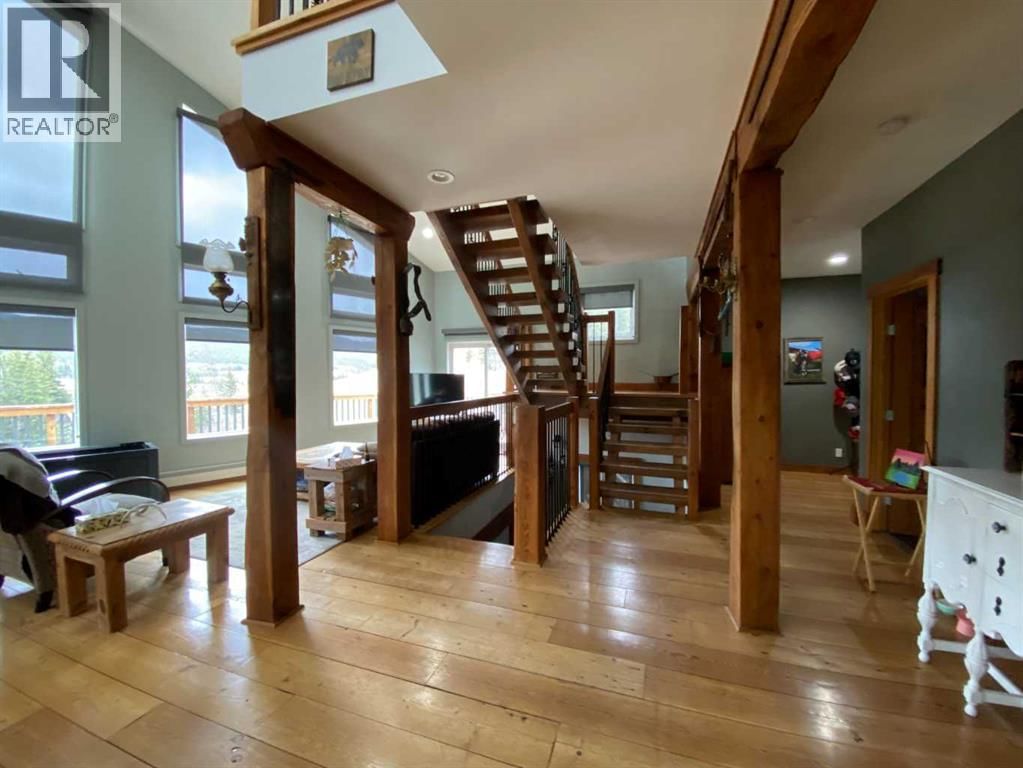 5302 19 AVENUE Image 14